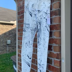 Athletic Marble Leggings